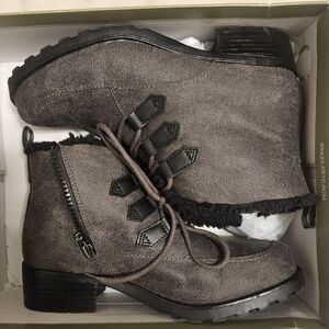 Trotters Snowflakes III Grey 6.5 Lace Up Zip Side Victorian Steampunk Ankle Boot